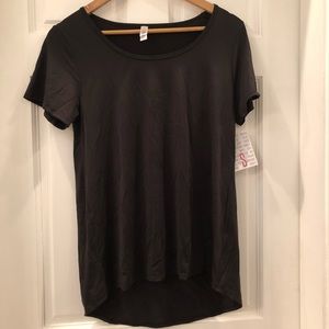 LuLaRoe Solid Black Classic Tee (Small)